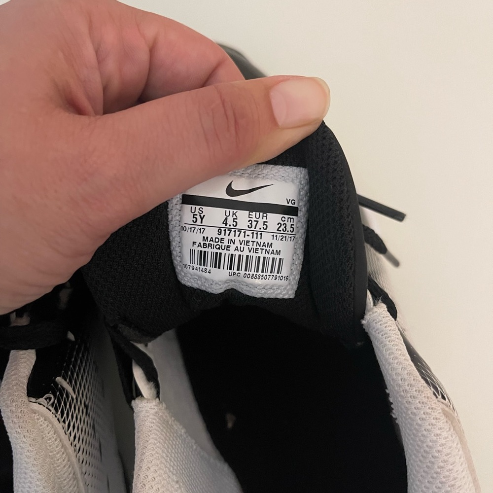 Nike Vapor fastflex cleats youth size 5Y